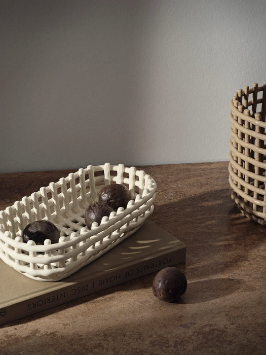 北歐進口家飾 ferm LIVING Ceramic Basket 橢圓置物籃